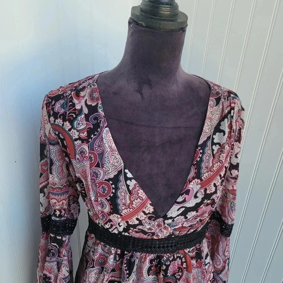Forever 21 Black Pink Sheer Floral Long Flare Sleeve Mini Dress V-Neck Sz L - Picture 2 of 14